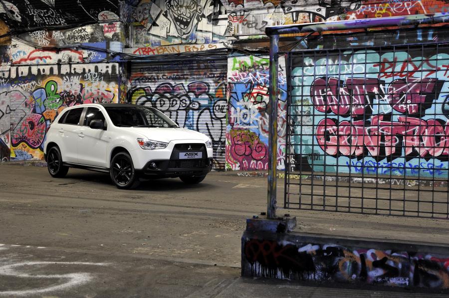  Mitsubishi ASX Black 2011 года  (UK) (фото 108 из 109)